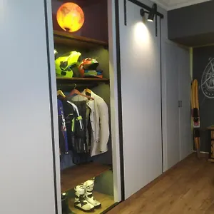  Apartment Pit Stop